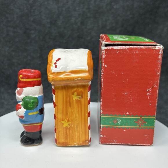 Vintage 1995 Soldier Salt & Pepper Shaker Set Christmas Collectible w/ Box - Picture 3 of 8